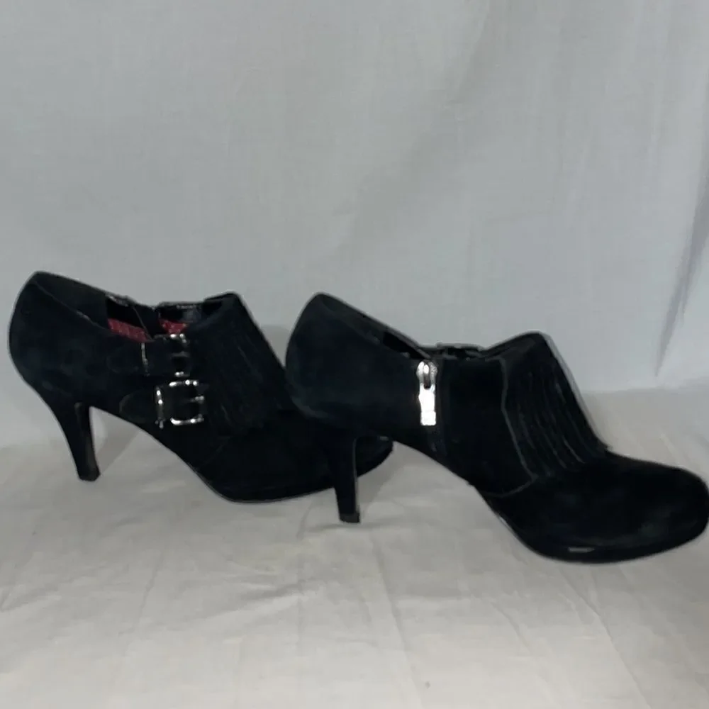 Anne Klein  ankle boot heals